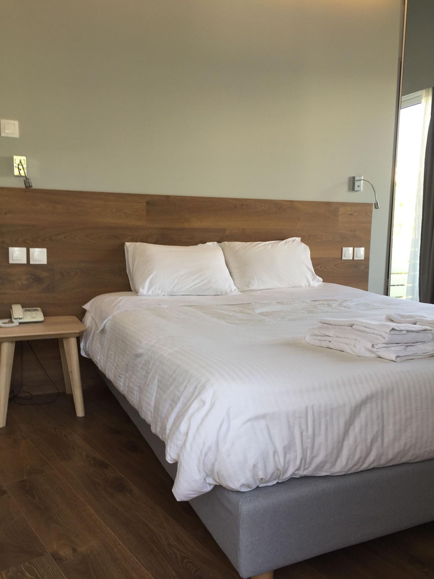 Blue Sky Hotel กลีฟาดา ภายนอก รูปภาพ