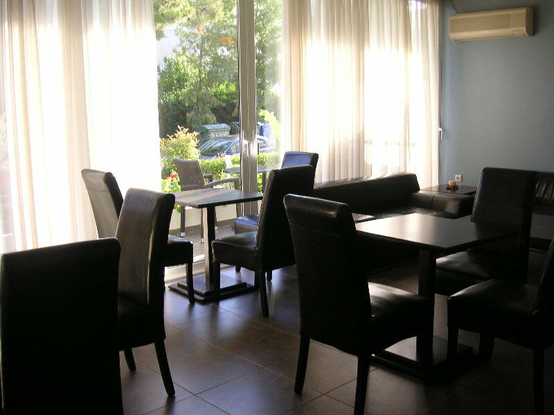 Blue Sky Hotel กลีฟาดา ภายนอก รูปภาพ